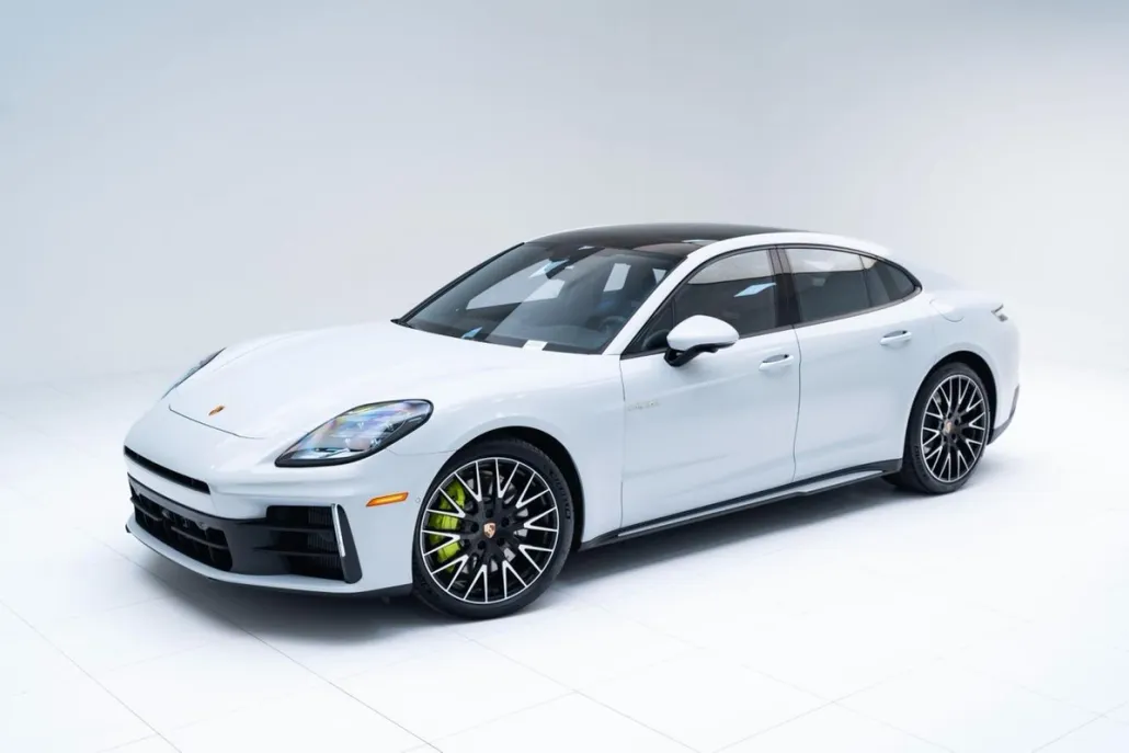 2025 Porsche Panamera 4 E-Hybrid photo 1