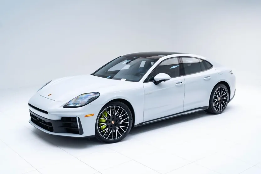 2025 Porsche Panamera 4 E-Hybrid photo 1