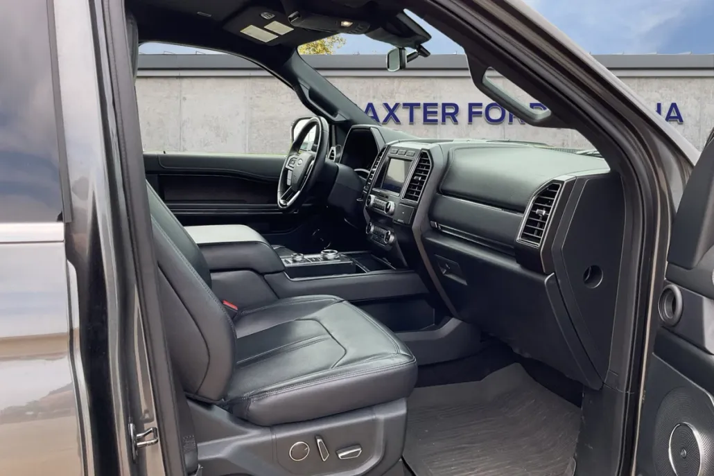 2021 Ford Expedition Limited photo 1