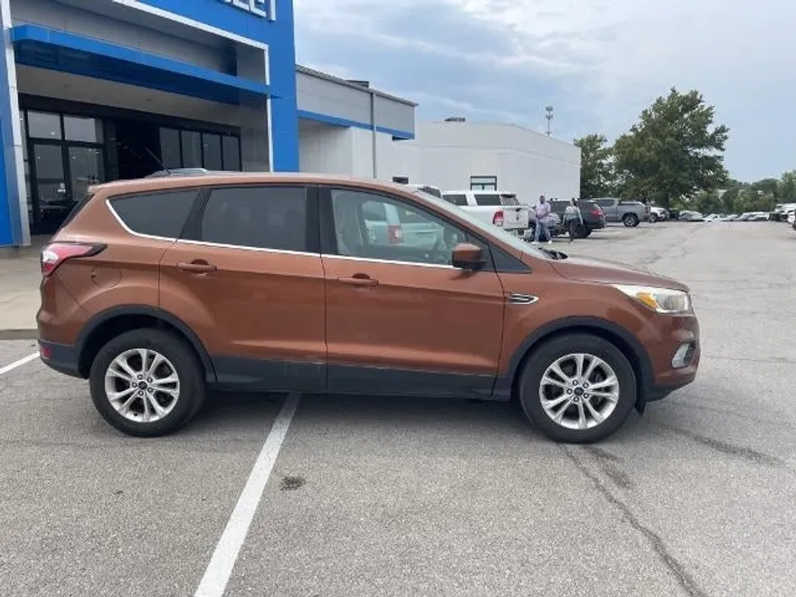 2017 Ford Escape SE photo 1