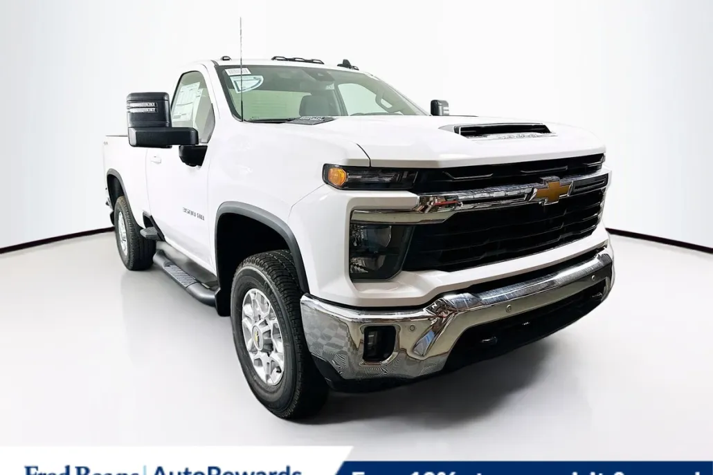2025 Chevrolet Silverado 3500HD LT photo 1