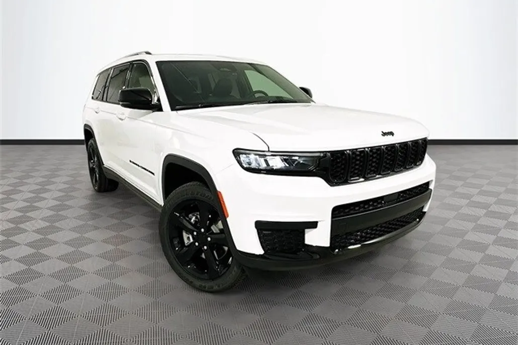2025 Jeep Grand Cherokee Laredo photo 1