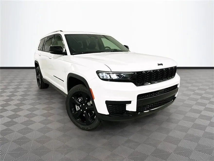 2025 Jeep Grand Cherokee Laredo photo 1