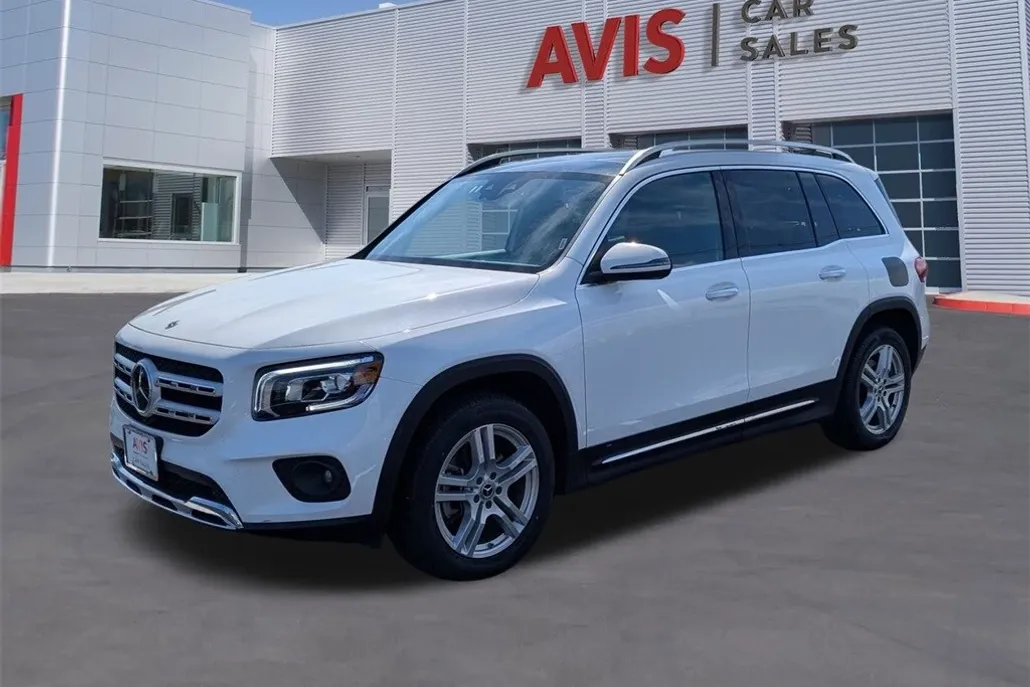2023 Mercedes Benz GLB 250 4MATIC photo 1
