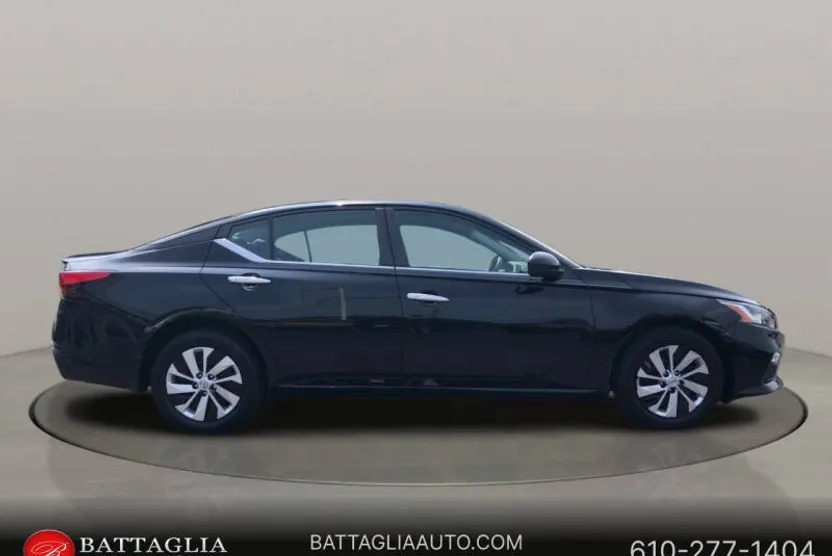 2019 Nissan Altima S photo 1