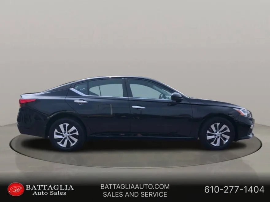 2019 Nissan Altima S photo 1