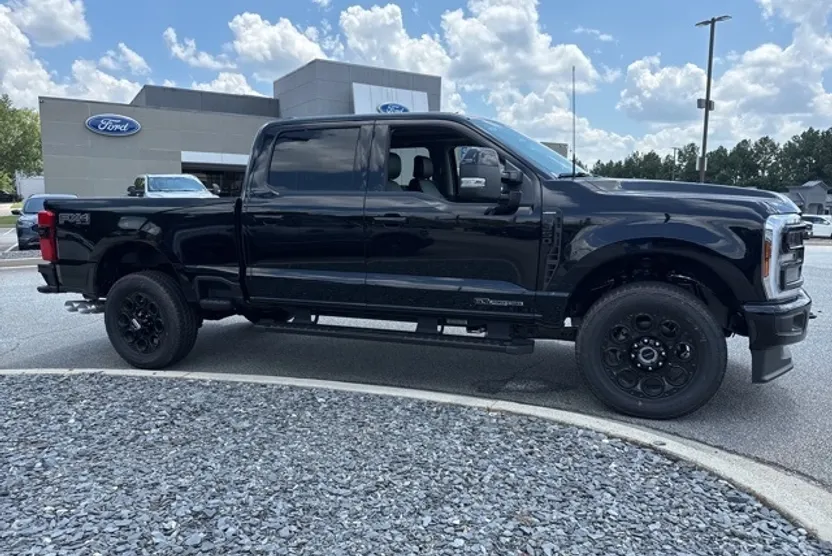 2025 Ford F-350 photo 1