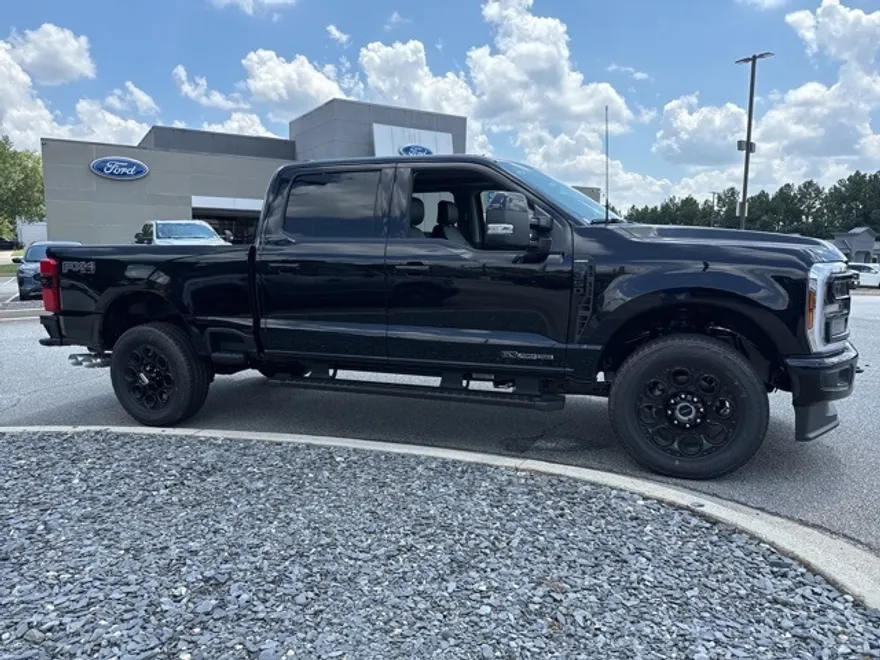 2025 Ford F-350 photo 1
