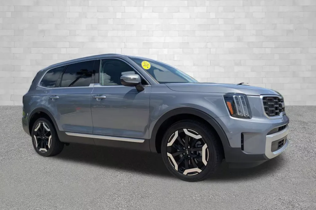 2023 Kia Telluride S photo 1