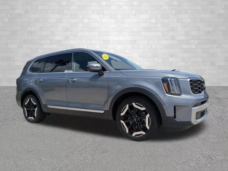 2023 Kia Telluride S photo 1