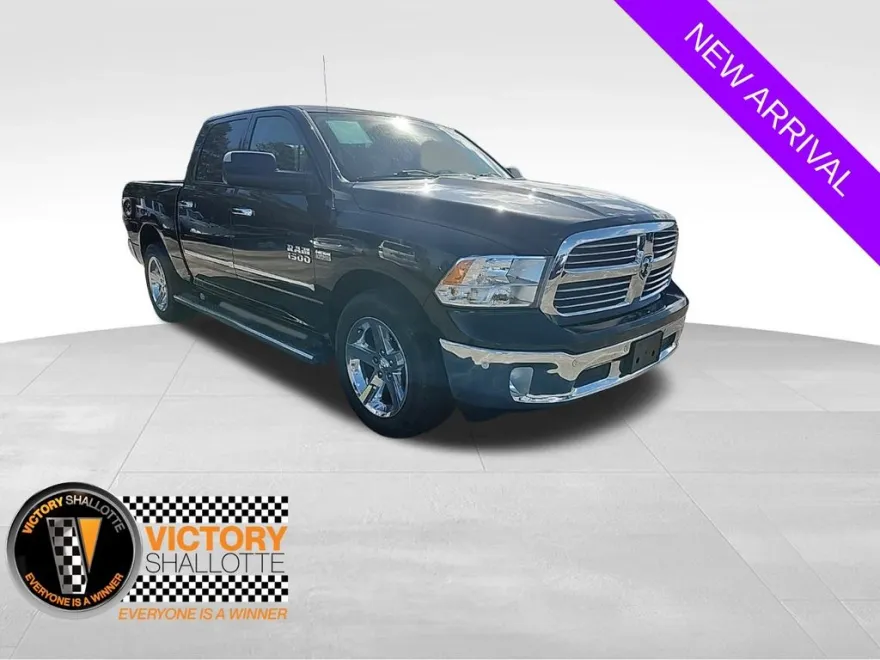 2015 Ram 1500 SLT photo 1