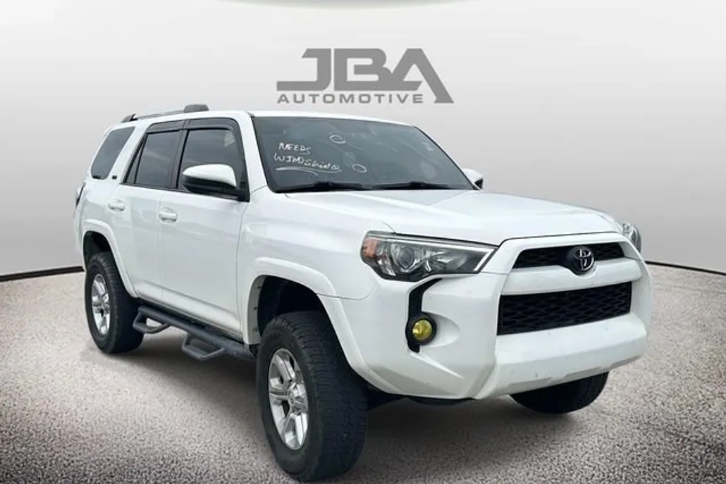 2019 Toyota 4Runner SR5 photo 1