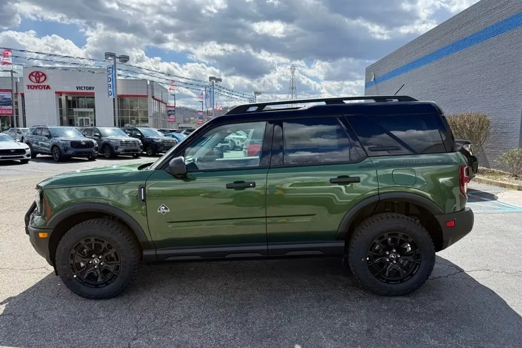 2025 Ford Bronco Sport Outer Banks photo 1