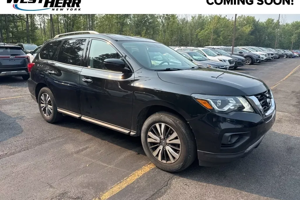 2019 Nissan Pathfinder SV photo 1