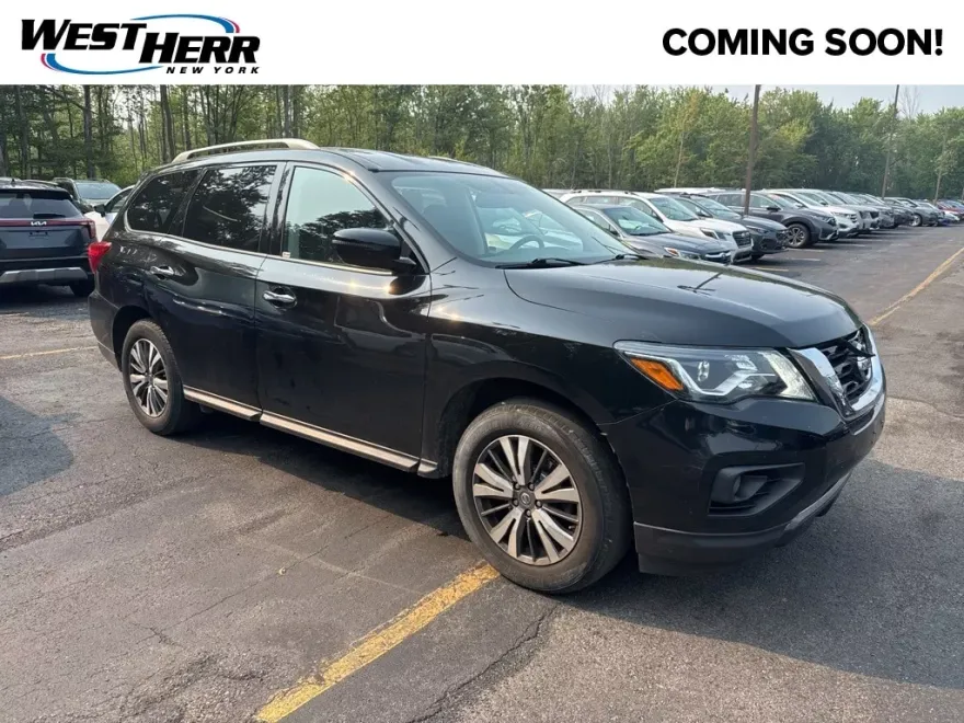 2019 Nissan Pathfinder SV photo 1