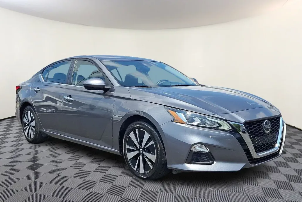 2022 Nissan Altima 2.5 SV photo 1