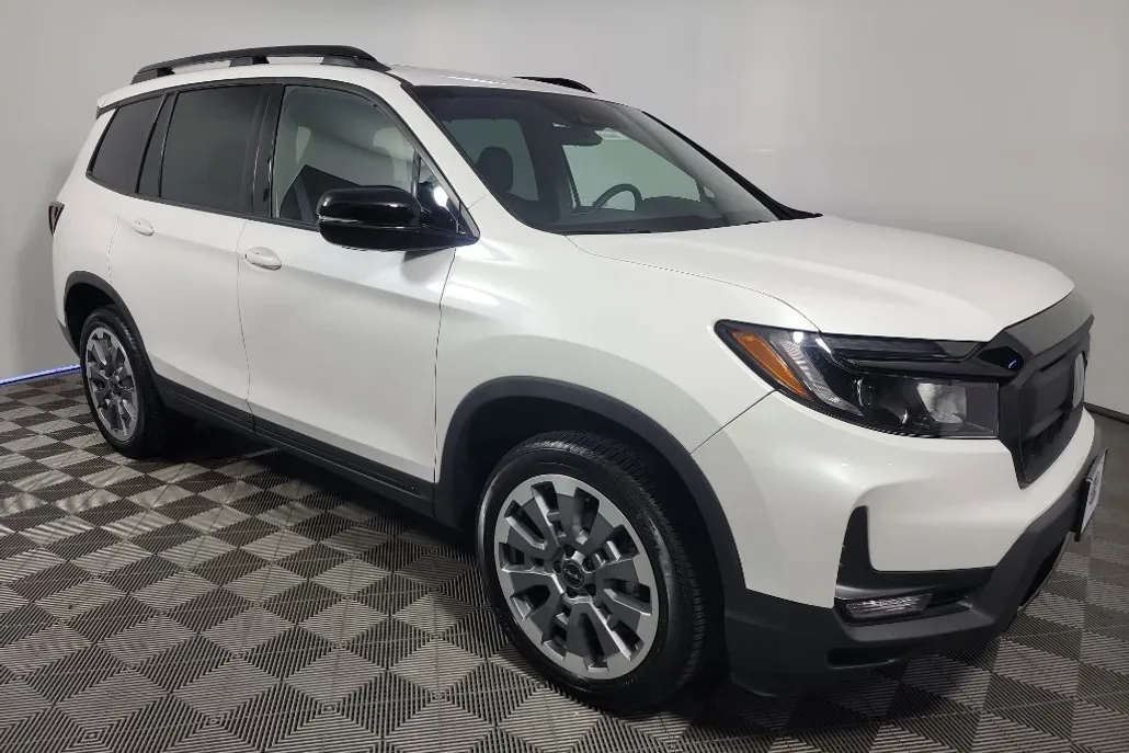 2024 Honda Passport Black Edition photo 1