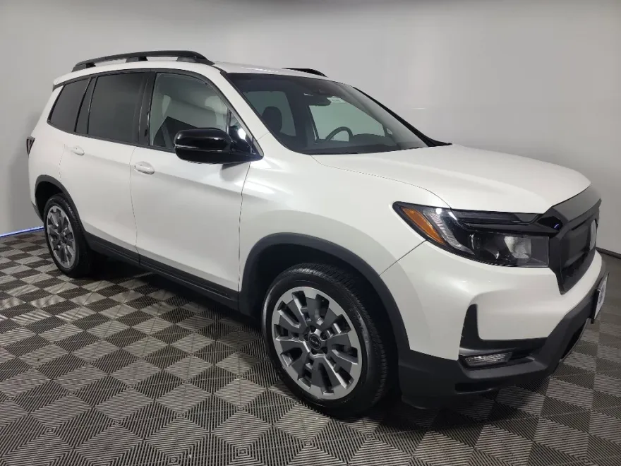 2024 Honda Passport Black Edition photo 1