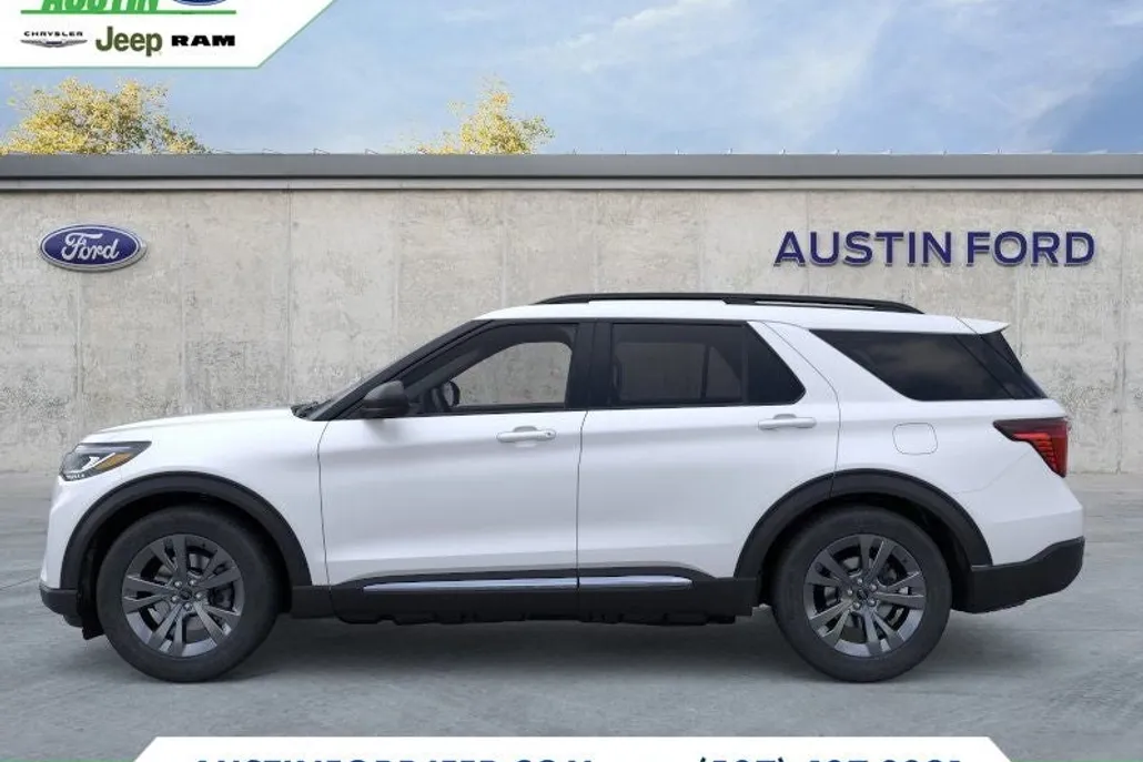 2025 Ford Explorer photo 1