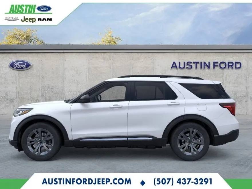 2025 Ford Explorer photo 1