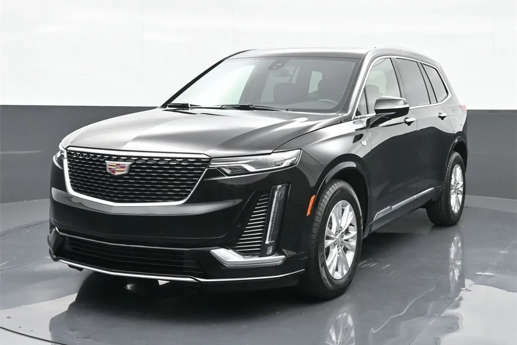 2025 Cadillac XT6 Luxury photo 1