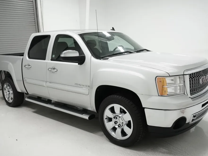 2011 Gmc Sierra 1500 SLE photo 1