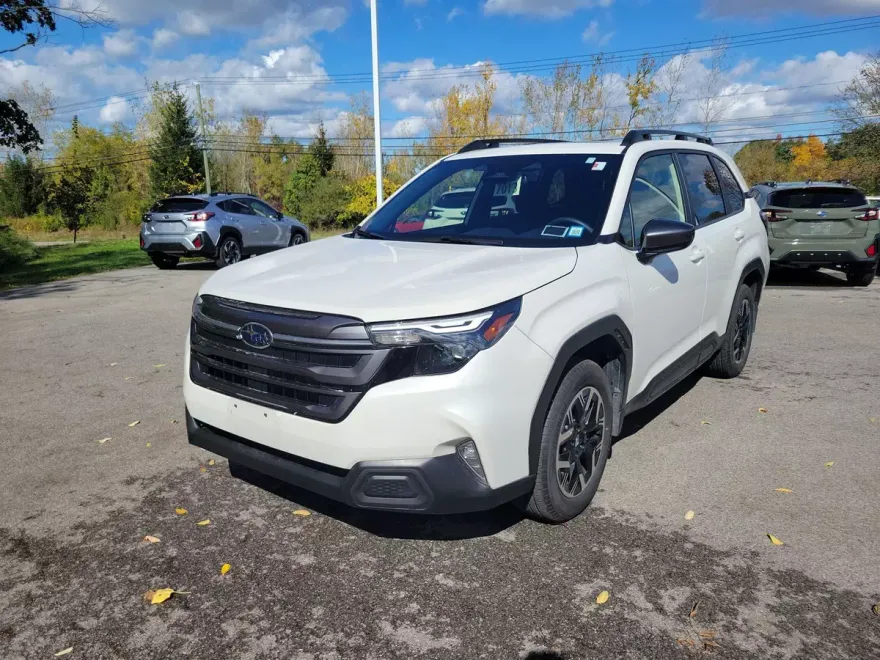 2025 Subaru Forester Premium Base photo 1