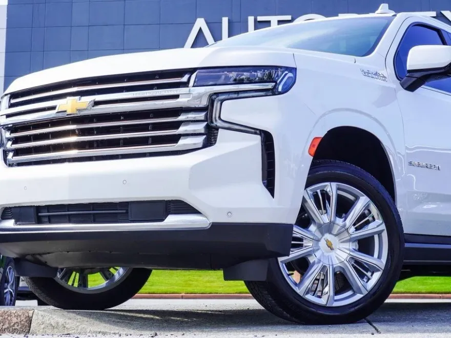 2024 Chevrolet Suburban High Country photo 1