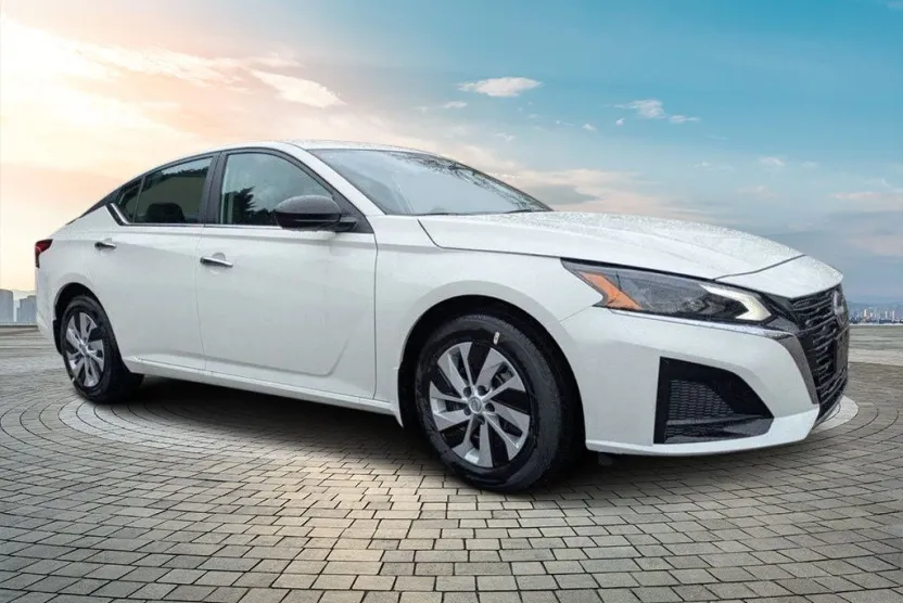 2025 Nissan Altima S photo 1