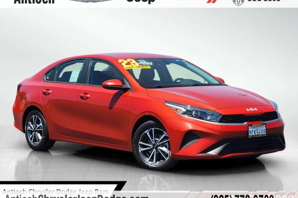 2023 Kia Forte LXS photo 1