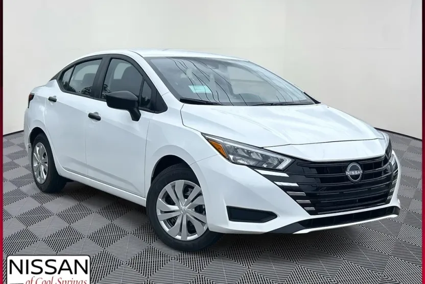 2025 Nissan Versa 1.6 S photo 1