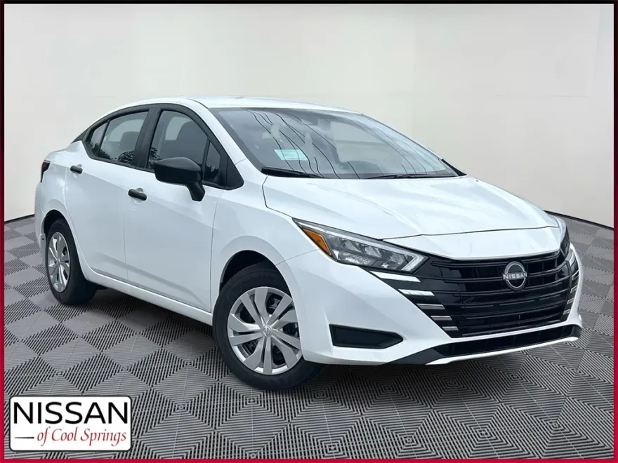 2025 Nissan Versa 1.6 S photo 1