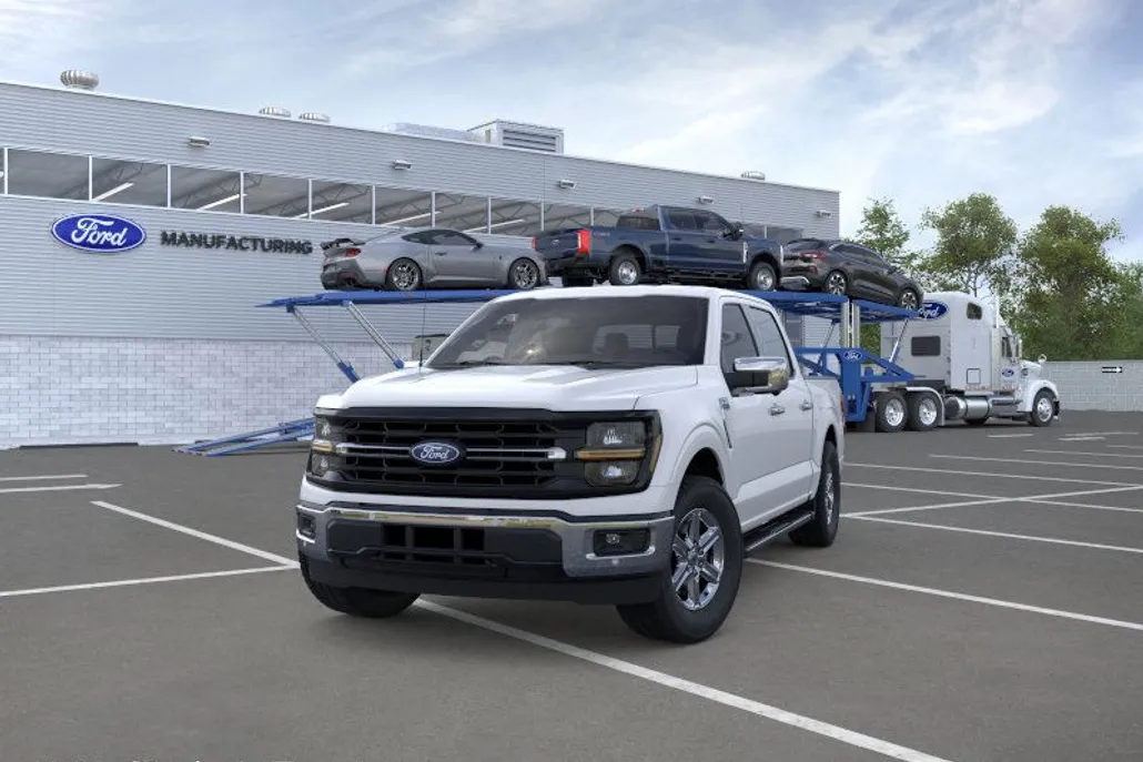 2025 Ford F-150 XLT photo 1