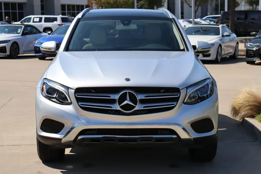 2018 Mercedes Benz GLC 300 photo 1