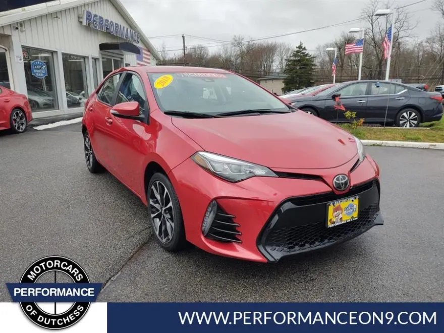 2018 Toyota Corolla SE photo 1