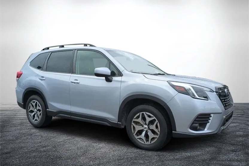 2022 Subaru Forester Premium photo 1