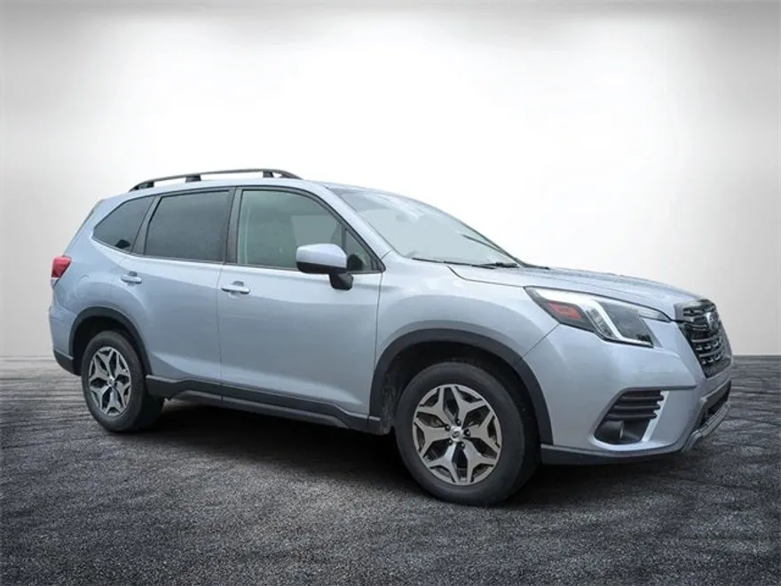 2022 Subaru Forester Premium photo 1