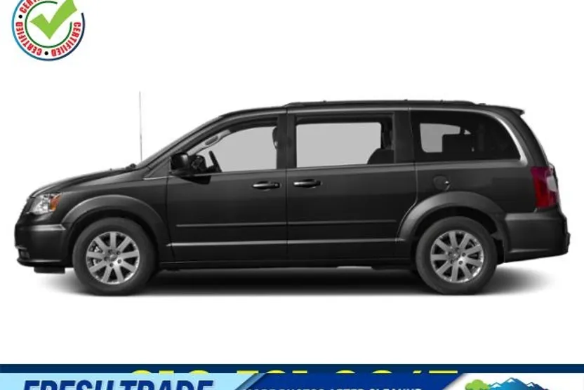 2015 Chrysler Town & Country Touring photo 1
