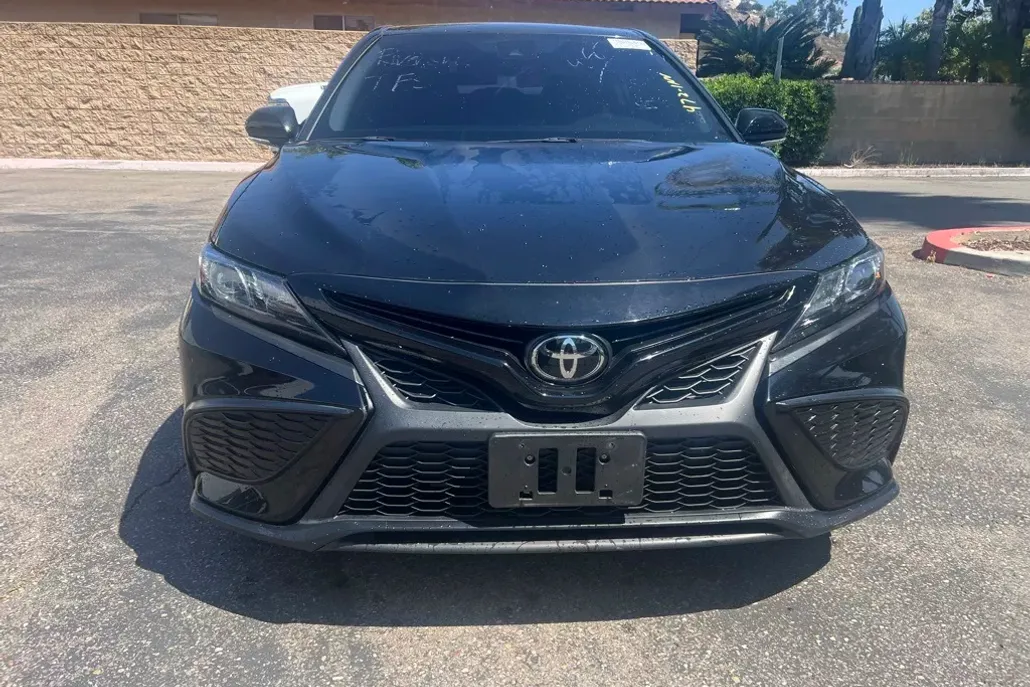 2024 Toyota Camry SE photo 1