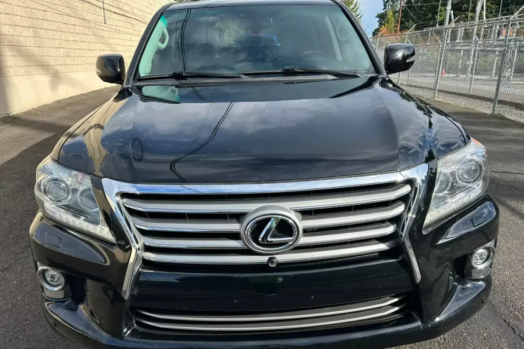 2015 Lexus LX 570 photo 1
