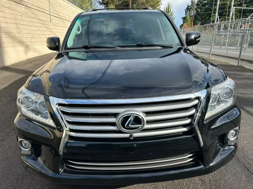 2015 Lexus LX 570 photo 1
