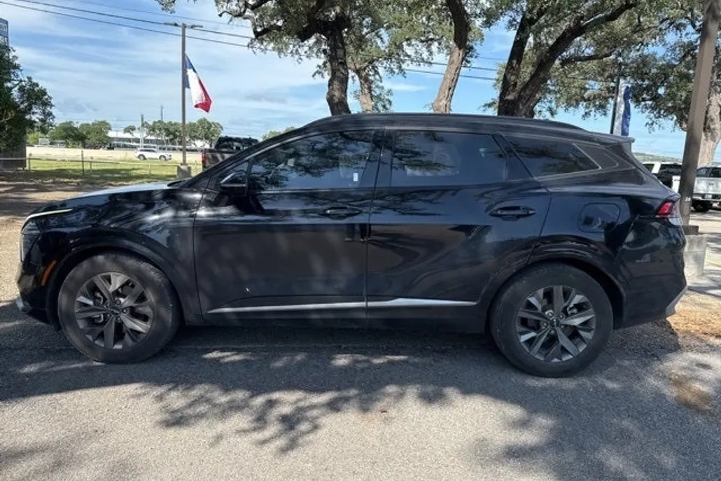 2024 Kia Sportage SX photo 1