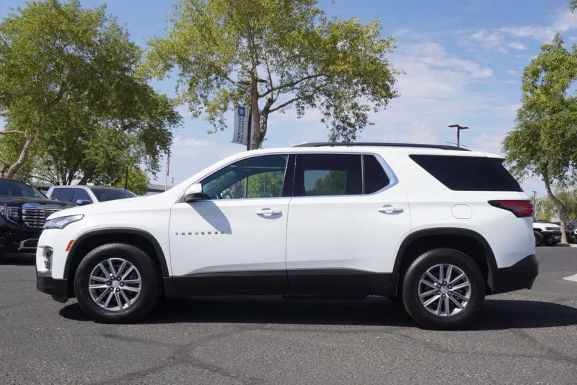 2023 Chevrolet Traverse Cloth photo 1