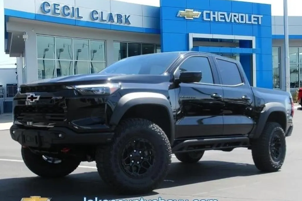 2025 Chevrolet Colorado ZR2 photo 1