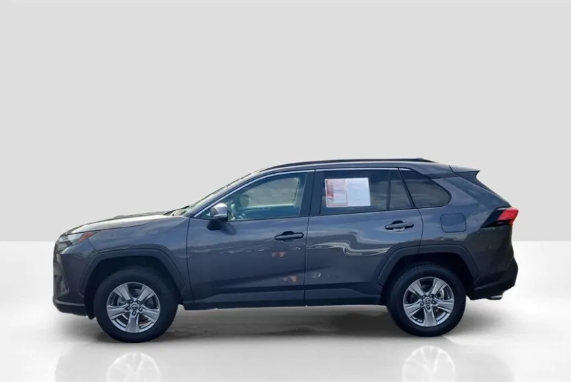 2024 Toyota RAV4 XLE photo 1