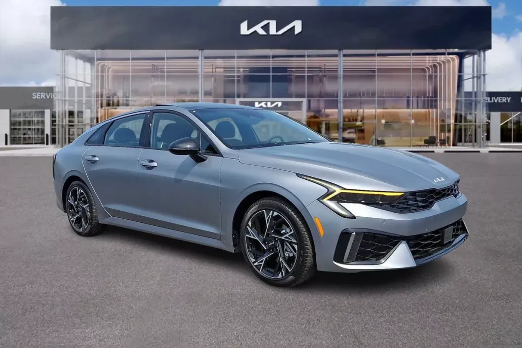 2025 Kia K5 GT-Line photo 1