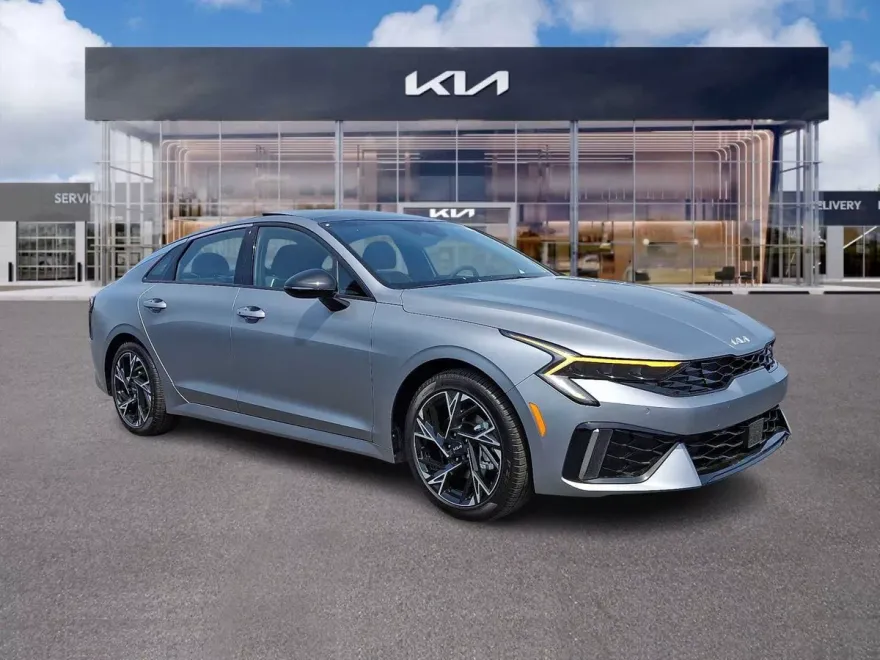 2025 Kia K5 GT-Line photo 1