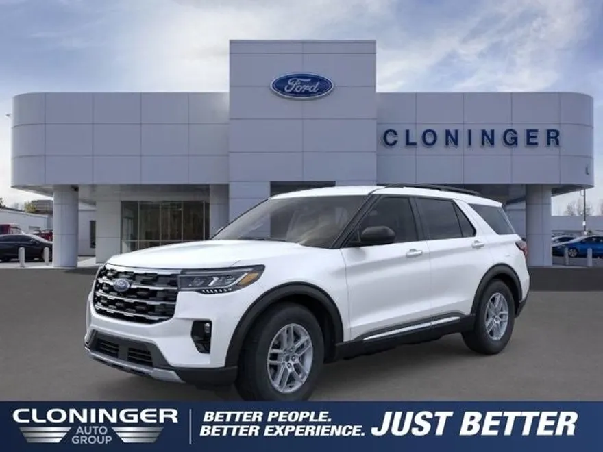 2025 Ford Explorer photo 1