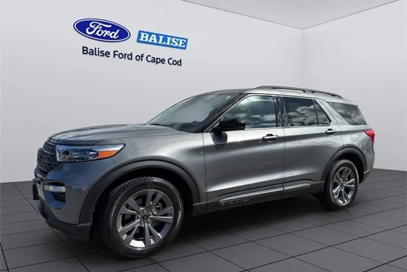 2024 Ford Explorer XLT photo 1