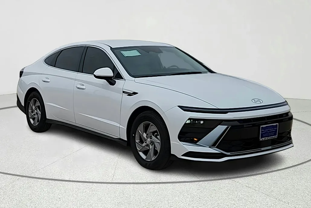 2025 Hyundai Sonata SE photo 1